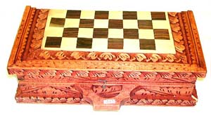 Handcrafted games, bali gifts, craved chess set, table game crafts, indonesian artisan, unique home fashions 